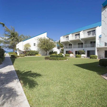 Villas Of The Galleon Seven Mile Beach Exterior photo