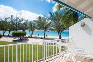 Villas Of The Galleon Seven Mile Beach Exterior photo